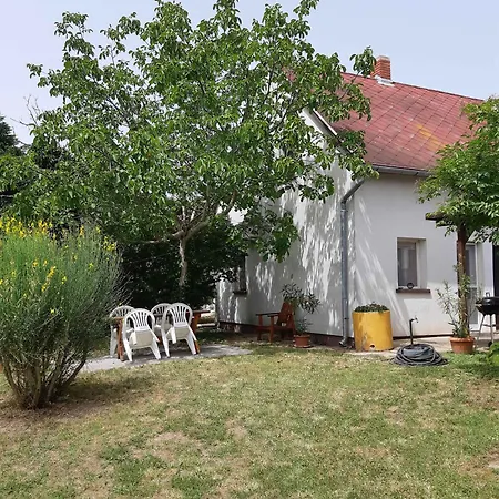 In - Balaton 43113 بيت للعطل Gyenesdiás